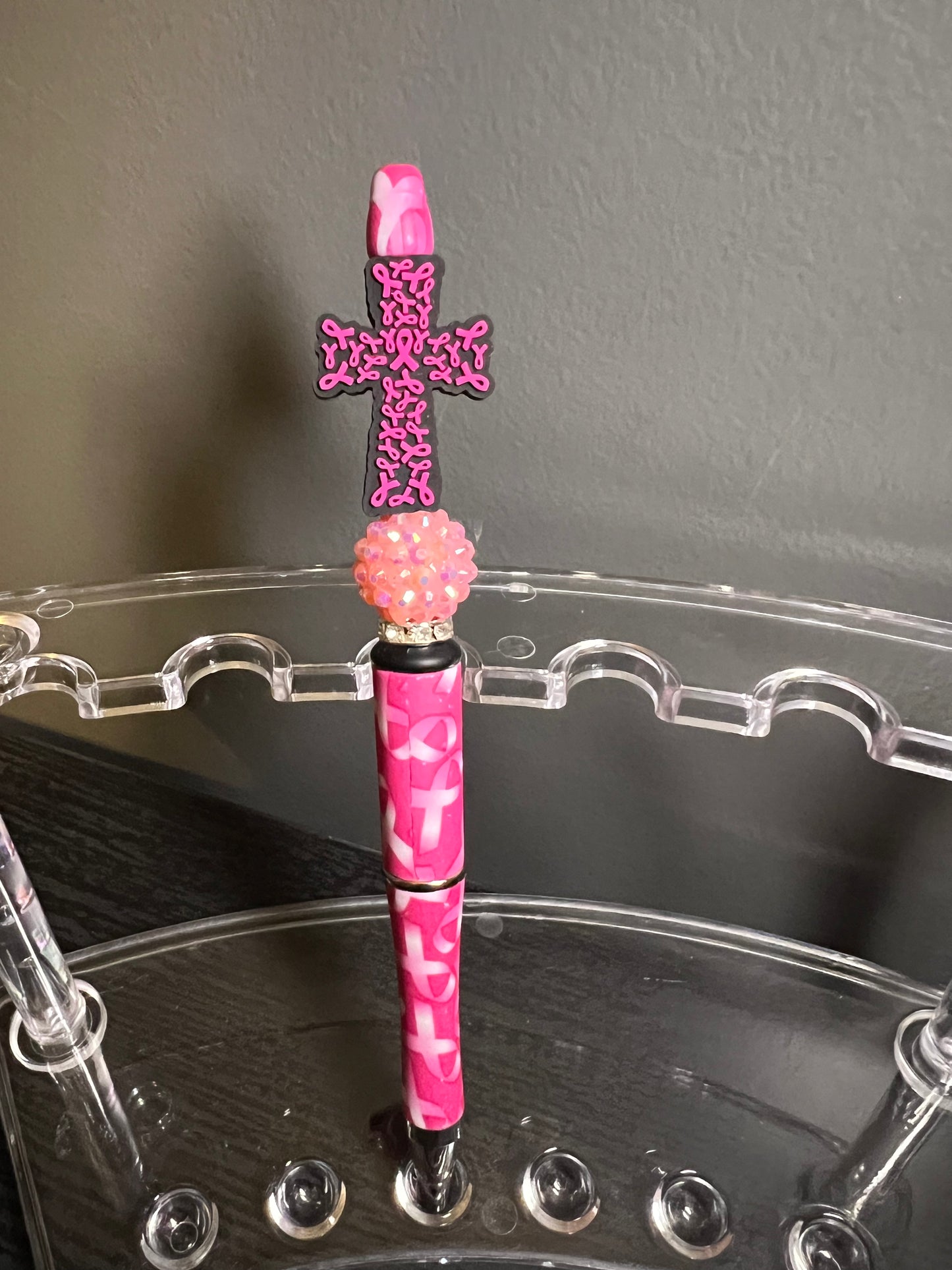 Ribbon cross pen